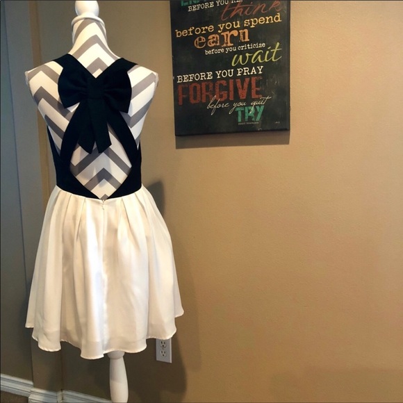 🆕Romantic Chiffon Open Bow Back Dress - Picture 2 of 6